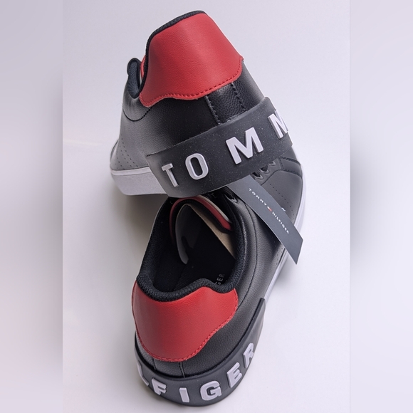 Black Tommy Hilfiger Sneaker - Picture 5 of 8